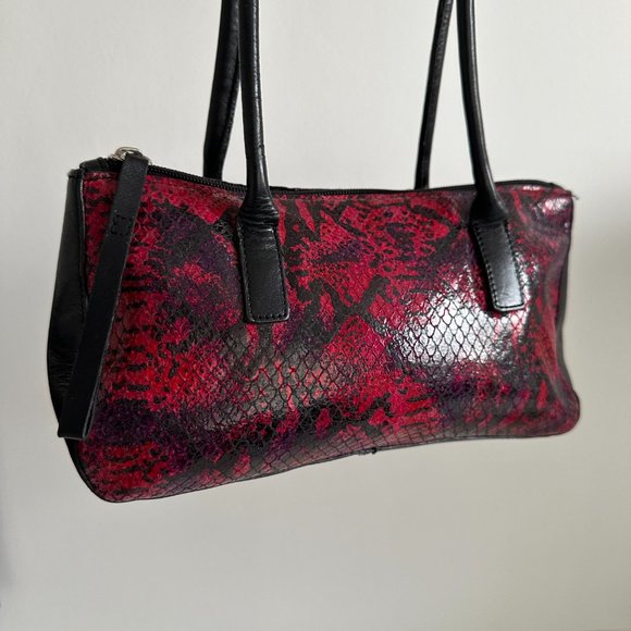 Holt Renfrew - Vintage Faux Snake Shoulder Bag - Picture 9 of 12